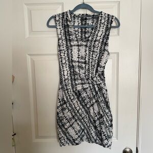 Lemon Tart size small Black and White V-Neck Dress